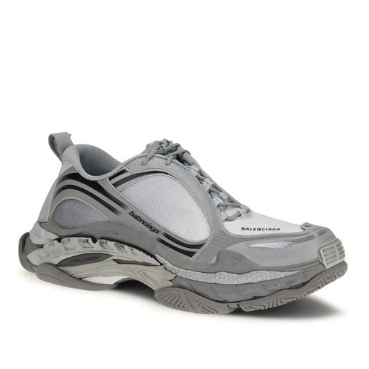 Balenciaga – Triple S Sneakers Grigio e Bianco dal Look Distressed