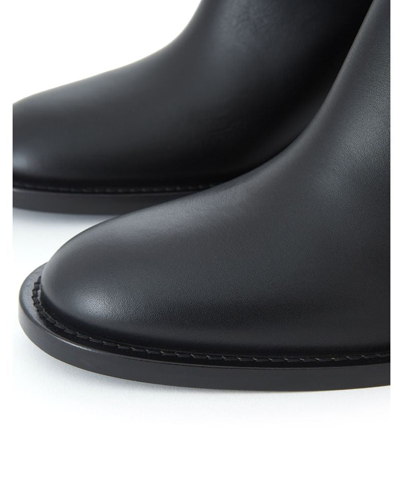 Burberry – Stivaletti Ankle Boots in Pelle Nera con Cinturino