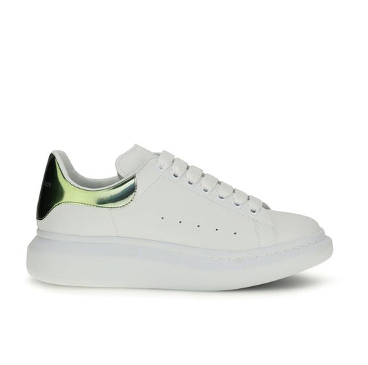 Alexander McQueen – Sneakers Oversized in Pelle di Vitello Bianca con Dettaglio iridescente verde