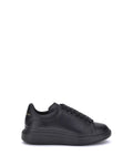 Alexander McQueen – Sneakers Oversized in Pelle di Vitello Nero con Dettaglio Nero