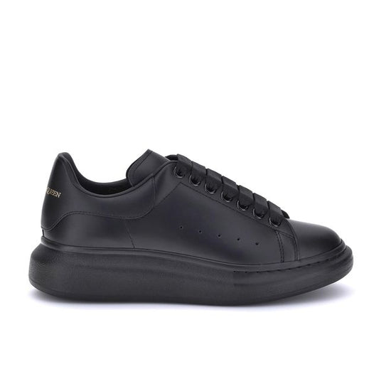 Alexander McQueen – Sneakers Oversized in Pelle di Vitello Nero con Dettaglio Nero