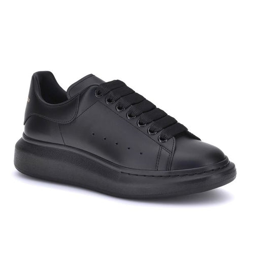 Alexander McQueen – Sneakers Oversized in Pelle di Vitello Nero con Dettaglio Nero