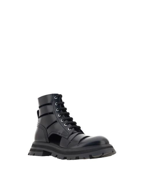 Alexander McQueen – Wander Combat Leather Ankle Boots Black