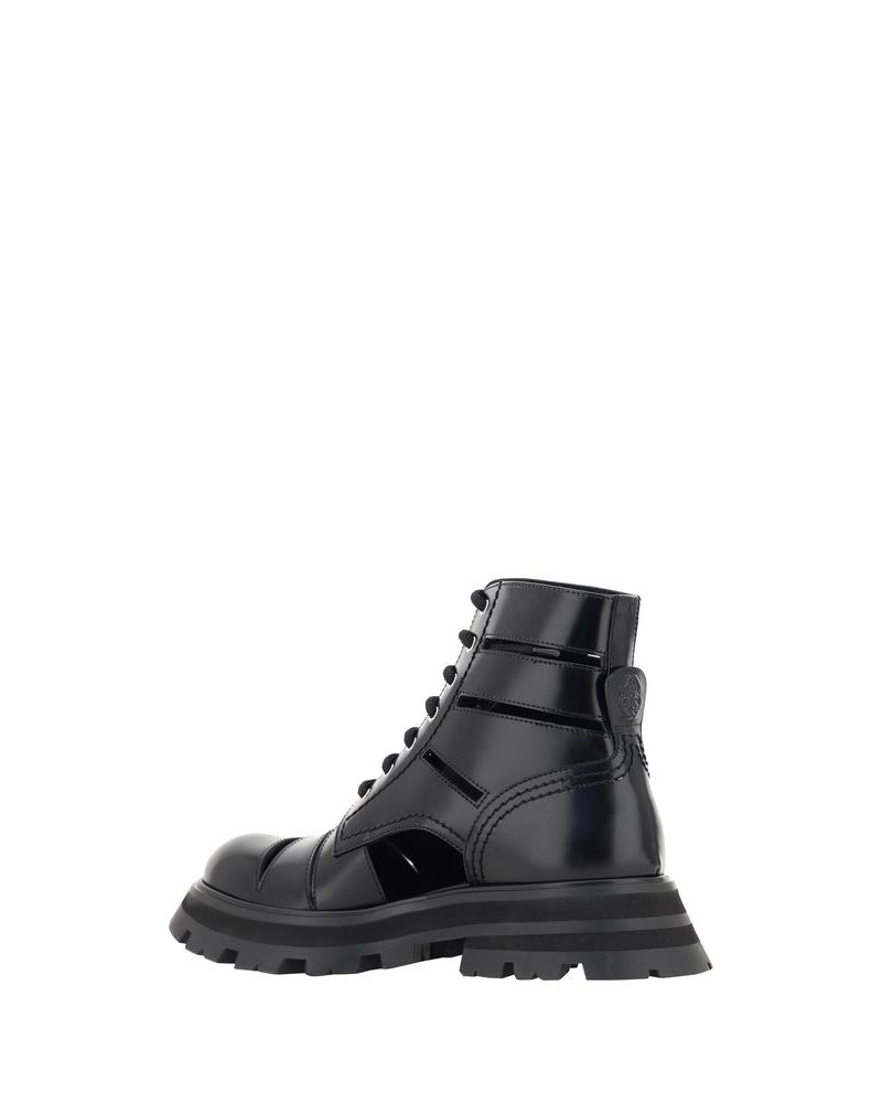 Alexander McQueen – Wander Combat Leather Ankle Boots Black