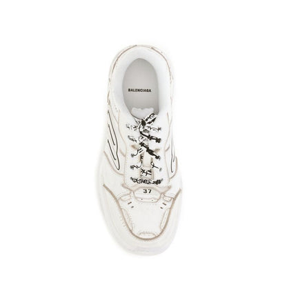 Balenciaga – Hamptons Worn-Out Sneakers in Pelle Bianca – Collezione SS26