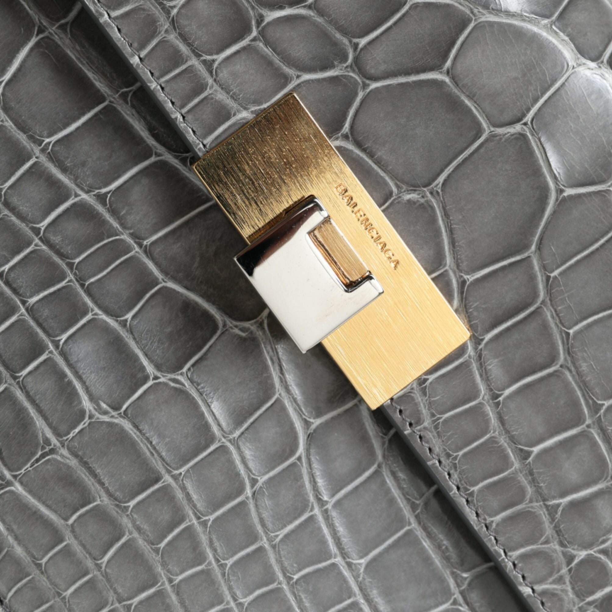 Balenciaga – Le Dix Pochette Alligator Leather Medium Shoulder Bag Grey