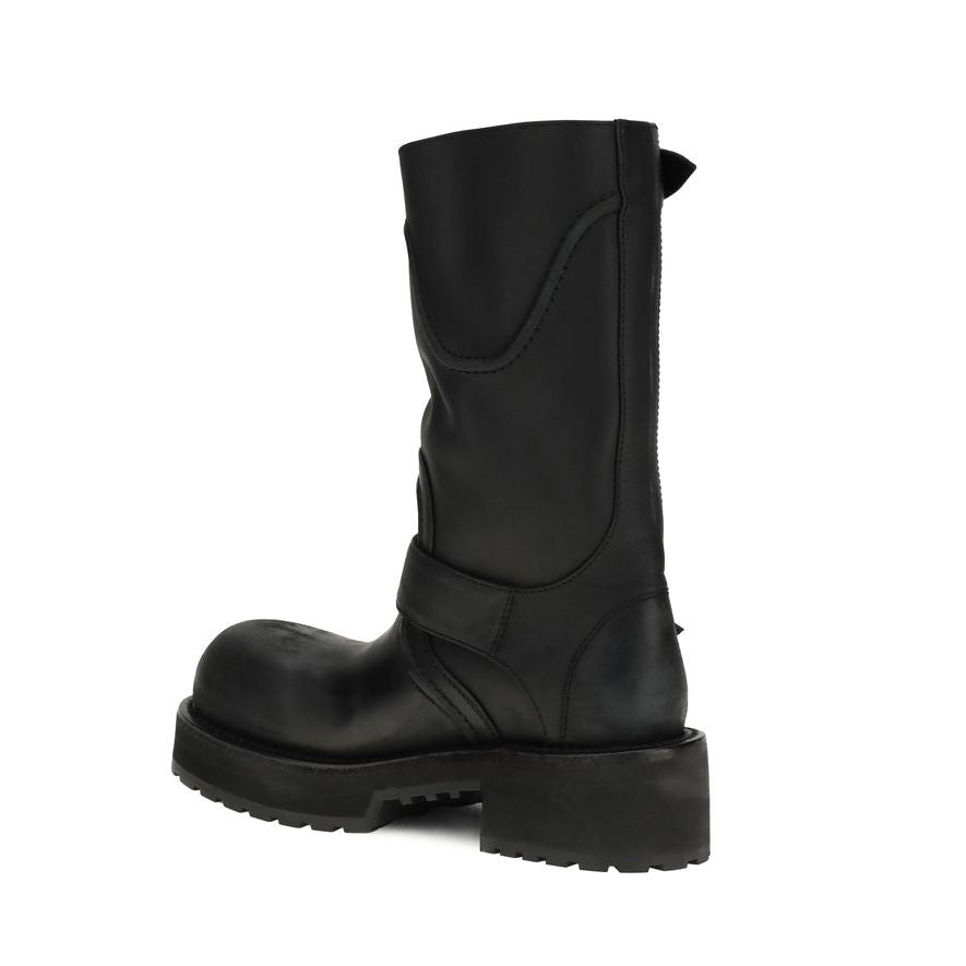 Balenciaga – Venom Boots in Pelle Nera con Fibbie Industrial – Collezione SS26