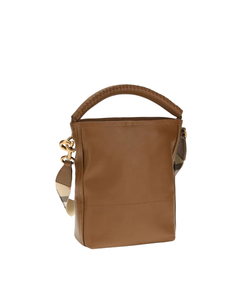 Burberry – B Clip Bucket Bag in Pelle Marrone