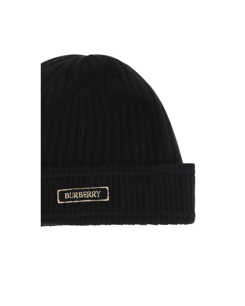 Burberry – Beanie in Lana Merino Nero con Logo Patch