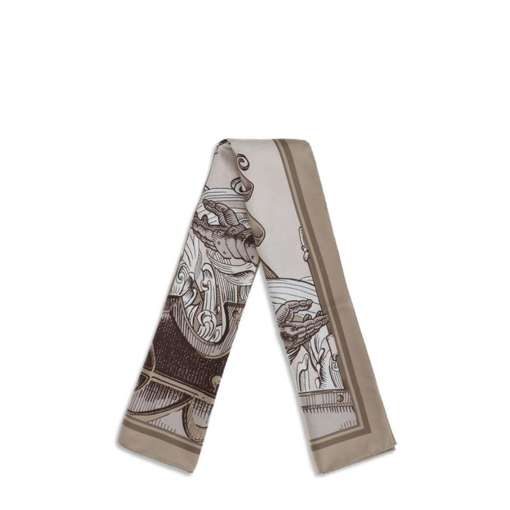 Burberry – Sciarpa Quadrata in Seta Beige con Stampa Mitologica "Mythical Creatures"