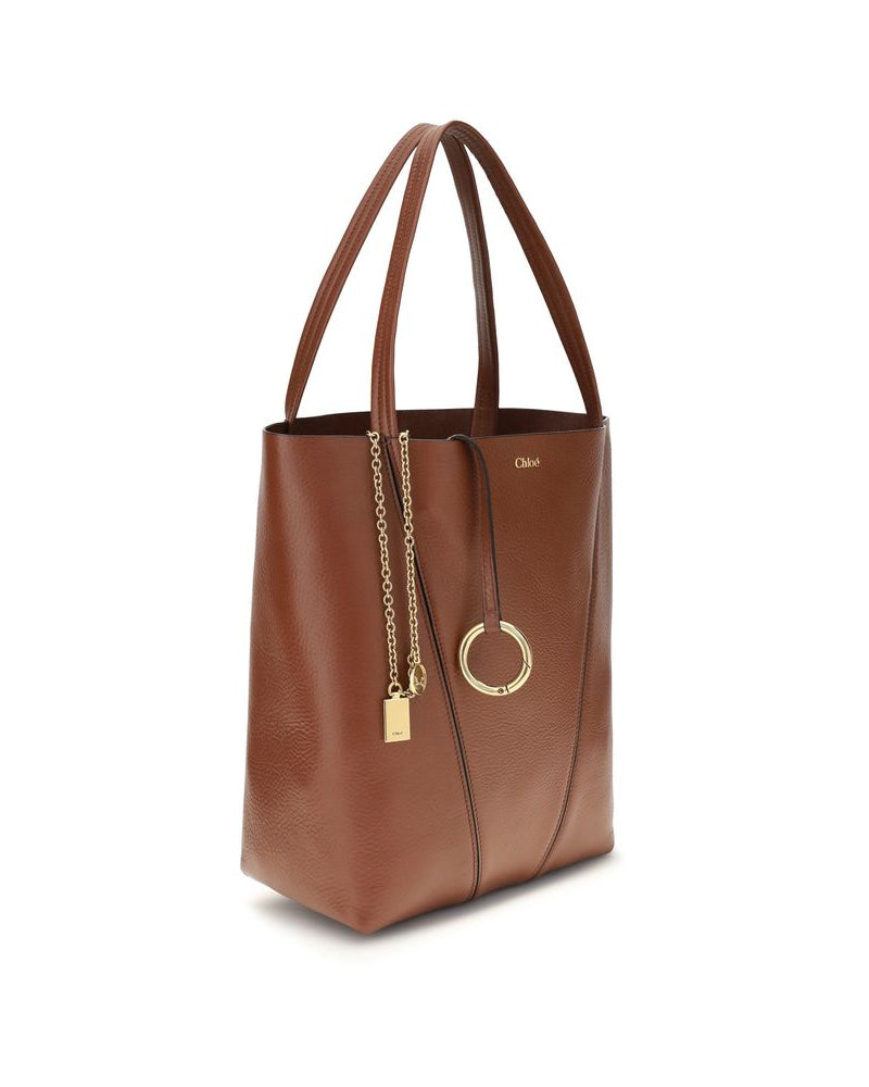 Chloé – Borsa Spin in Pelle Martellata Marrone con Charm Logo