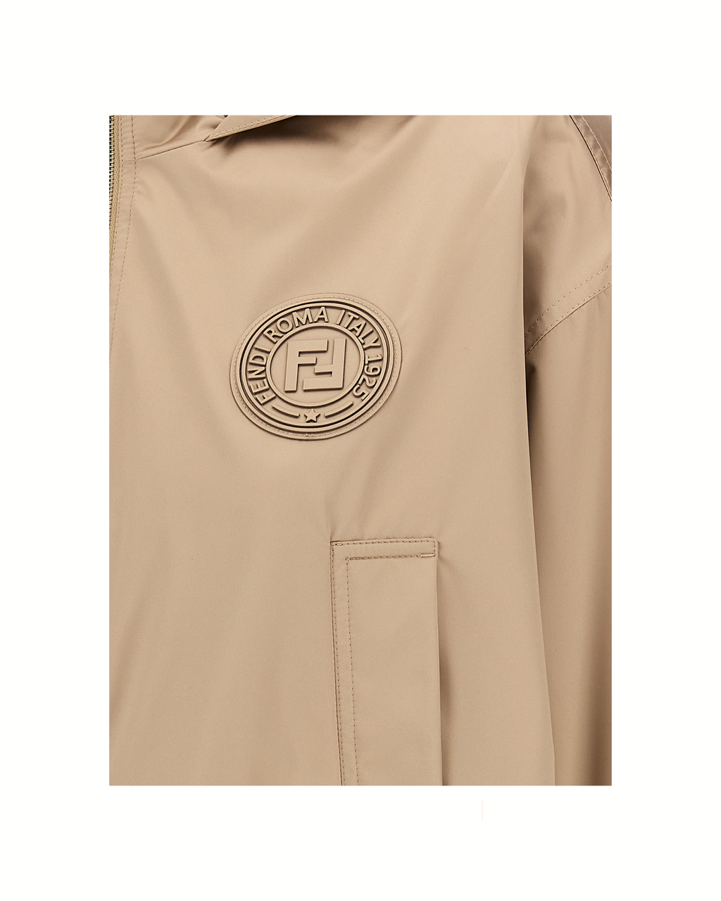 Fendi - Anorak Cropped in Tessuto Tecnico Beige con Patch Fendi Stamp 1925